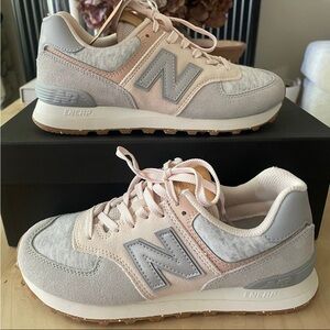 New Balance Women's Grey & Blush 574 Retro Runner